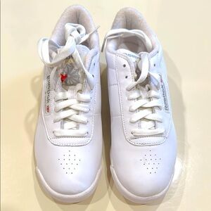 VTG Reebok Classic whiteTennis Shoe